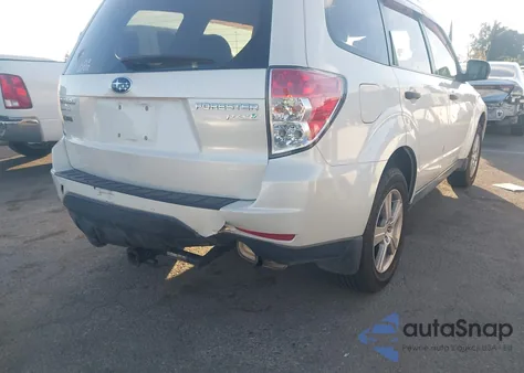 2013 Subaru Forester 2.5X z USA, uszkodzony, nr VIN JF2SHABC9DG406582